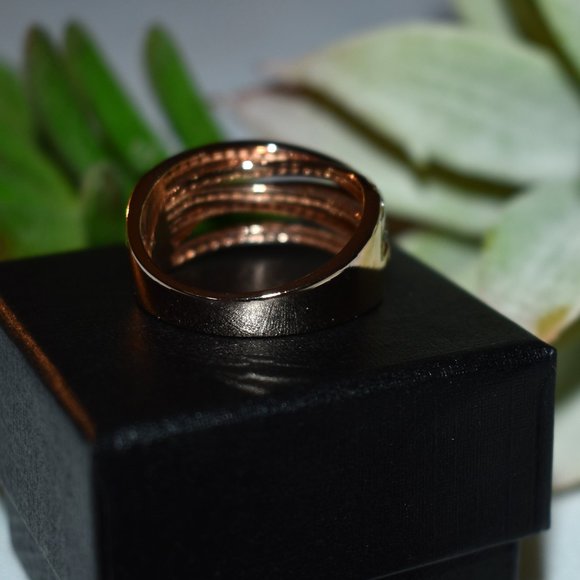 Victora Wieck Two Tone Ring, Size 10 - Picture 5 of 7